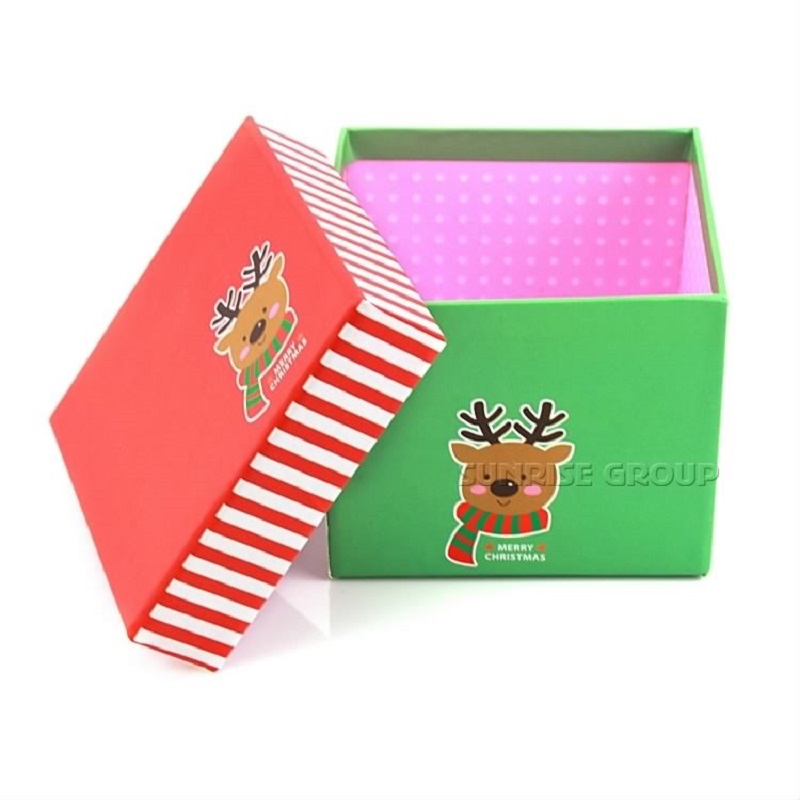 Lille kvadratisk papirudskrivning juleaften æske gaveæske