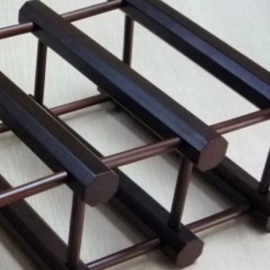 10 Flaskevin rack i mahogni