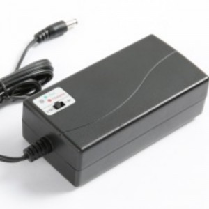 NIMH batterioplader til 7,2V ~ 12V NIMH / NICD batteripakker