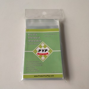 Krystalklar Pro-fit genindvindelig standard korthylse 63,5x88mm brætspilærmer