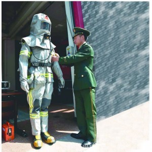 Ingeniørstøj, flammehæmmende tøj, brandmanduniform og anden funktionel tøjtilpasning