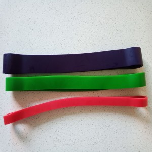 Kort latex spændingsbånd