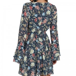 Klokkehylster til minidress til kvindemode