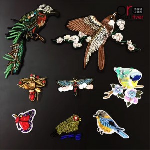 Seneste dyre- og blomsterbroderet plaster