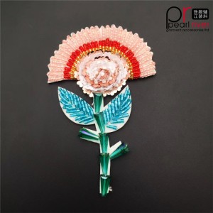 Seneste dyre- og blomsterbroderet plaster