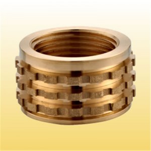 Messingindsatsfitting