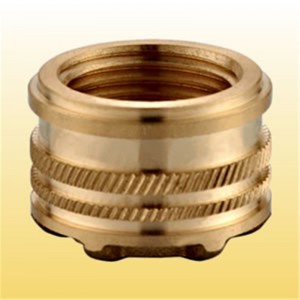 Kvindelig indsatsfitting