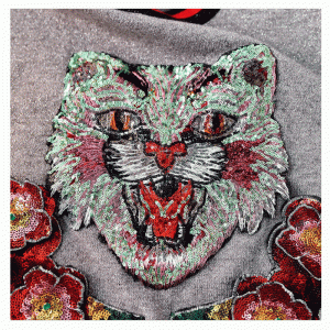 Håndlavet sequined applikationer og blomster strikket sweater til kvinder