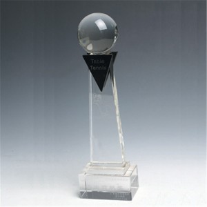Crystal Trophy med bold på toppen