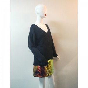 PURE COLLECTION BLACK V-HOLL SWEATER RLWS0072F