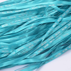 3 # Brugerdefineret logo polyestertrykt satinbånd