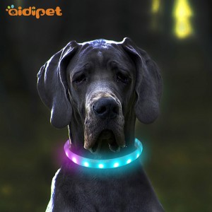 Salgsfremmende farverig USB genopladelig blinkende silikone LED hundekrage