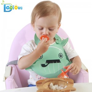 Første babyudstyr Spædbørneske og gaffeltrædsske til baby