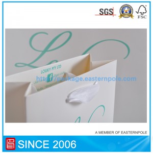 Papirpose til genbrugsmateriale til beklædning