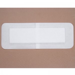 Selvklæbende sårforbinding