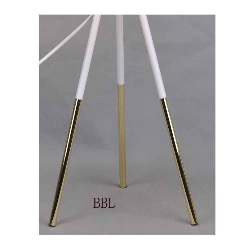 Stativ bordlampe med metalskygge