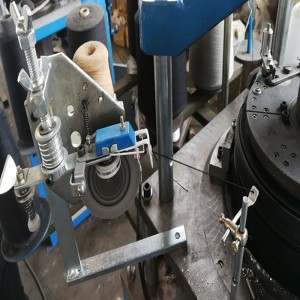 Varmt salg 48 rpm / min jacquard knæhætte strikemaskine pris