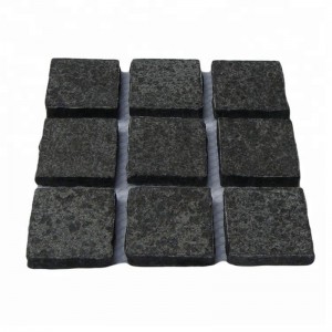 Basalt stenbelægning i sort natur