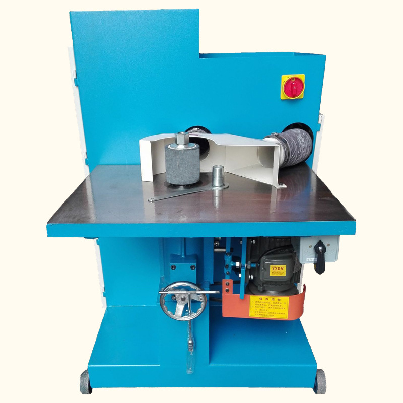 Skofremstillingsmaskine med støvopsamler til fjerkant