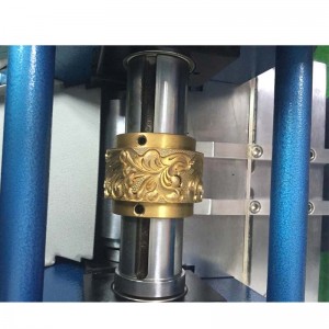 prægemaskine med rullende læderremrulle