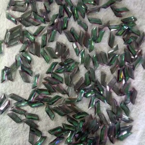 Farve skiftende sten syntetisk sutanit diaspore