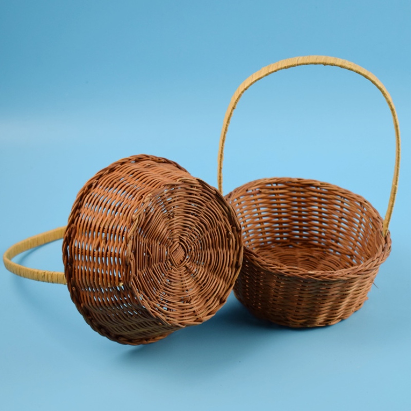 Vævet kurv med håndtryk