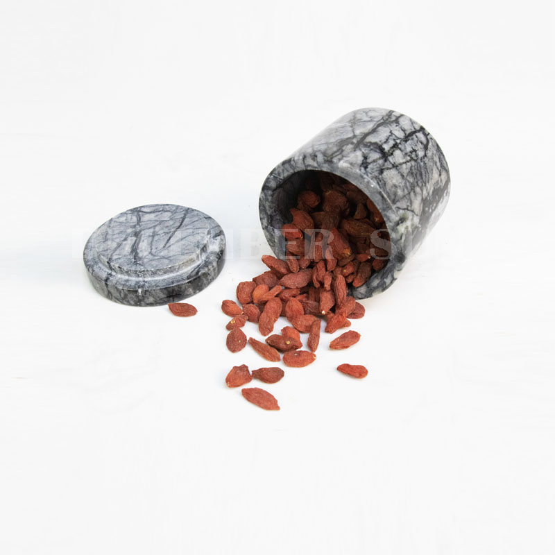 Marmorkrukke med låg køkkenudstyr til husholdningsartikler