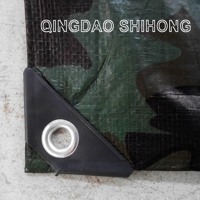 Presenning, der ikke er vandtæt, med camouflaget presenning