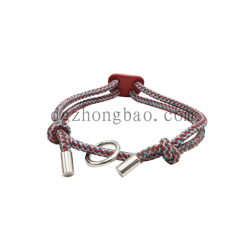 Multifunktionelt kæbebånd for nem justering af kraven