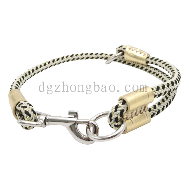 Kæde-snor krave med sammenstødende farve vævet rund snor