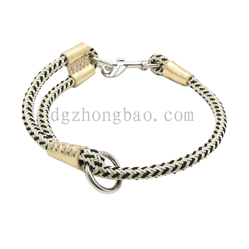 Kæde-snor krave med sammenstødende farve vævet rund snor