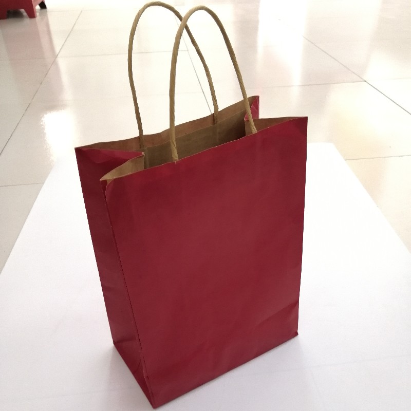 Flerfarvet brun papirpose, farvet papirpose med håndtag