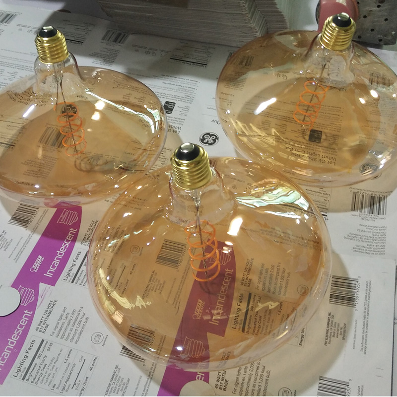 Varmt salg UFO Klar svampeform 2200k 4w stor spiralglødepære