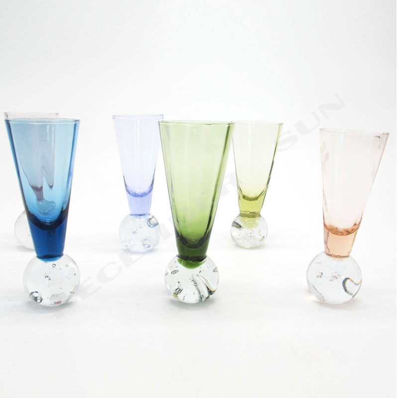 Klassisk kvalitetsdrikkebæger med champangne bæger