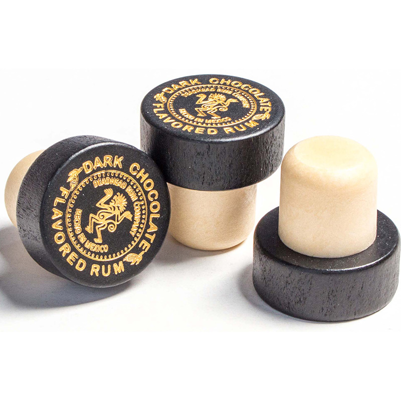 lukning af brændevin med flaskeprop