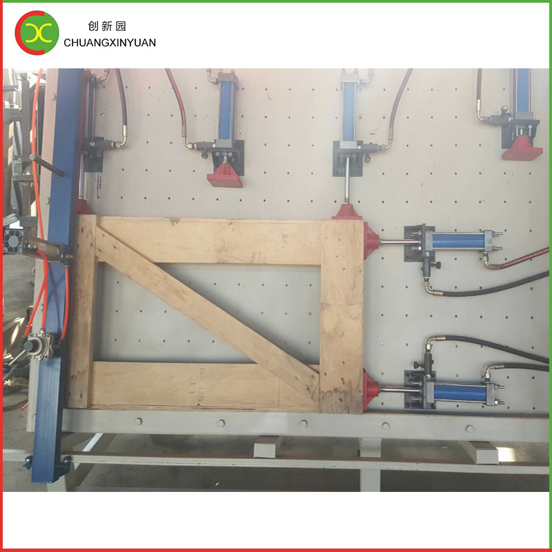 Trærammemontagemaskine