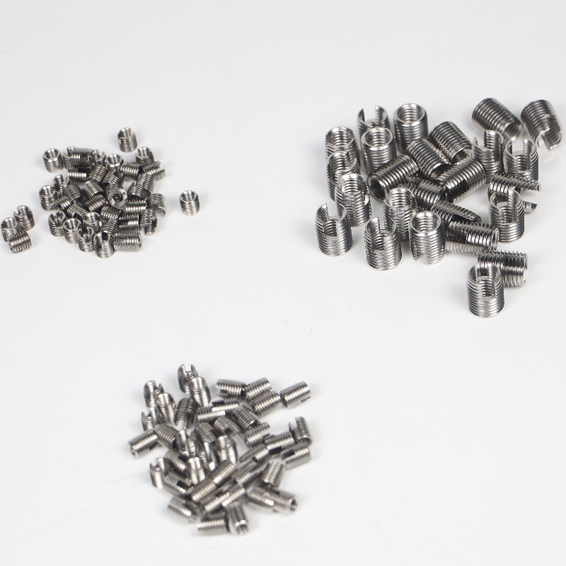 302 000 120.500 M12 * 1.75 * 16 * 1.5 * 22L selvskærende gevindindsatser med skærespalte