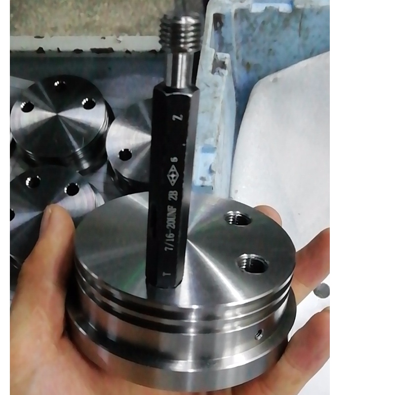 Dele til bearbejdning af CNC med høj præcision/ Material Ti-6Lv-4V / TC4/Thread M12