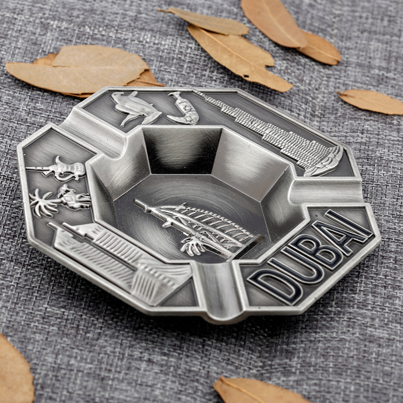 Metal souvenir- askebæger