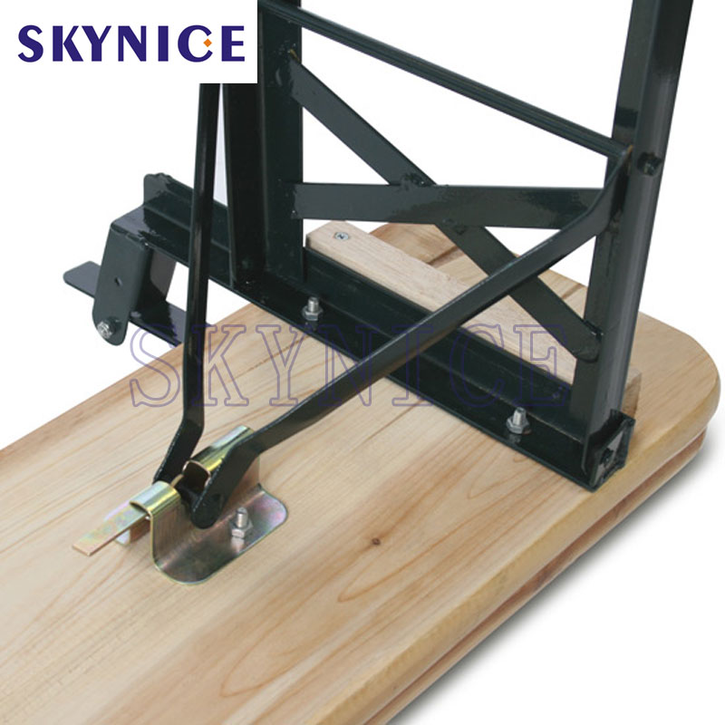 Bordsæt af træøl med ryglæn