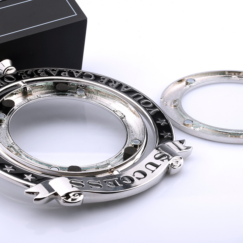 Zinklegering, roterende fotoramme i god kvalitet med træbase