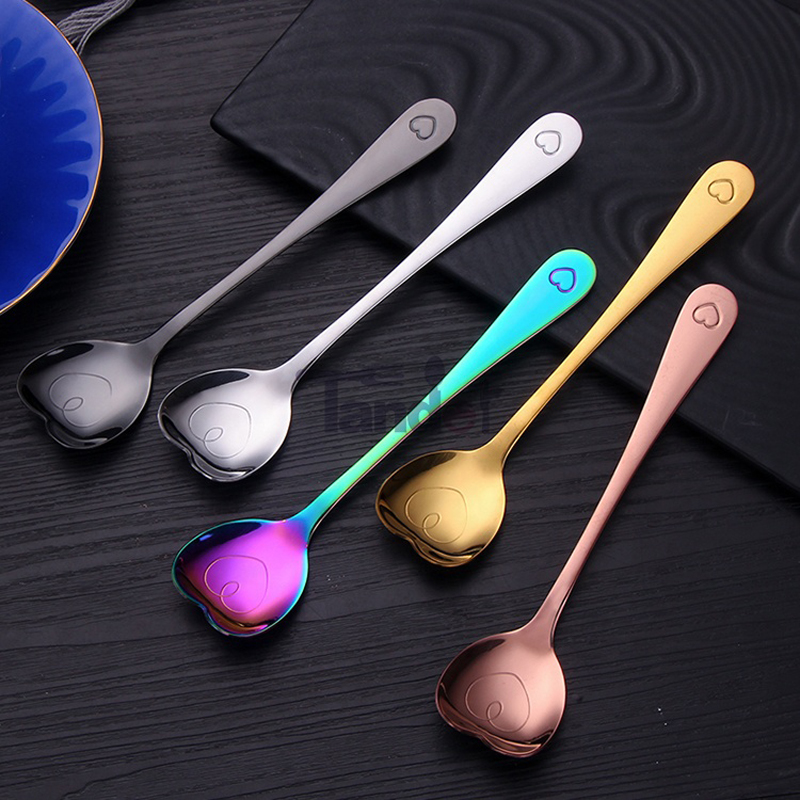 Mini metal dessert yoghurt kaffete ske i hjerteform, rustfrit stål hjerteformet te ske