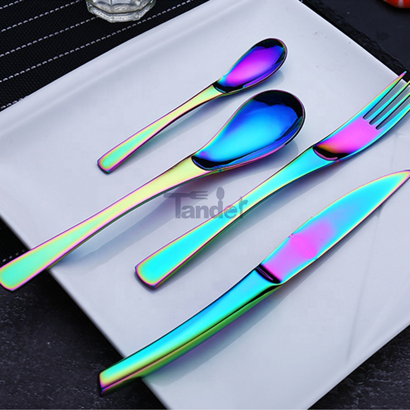 8 farveindstillinger PVD overfladebehandling camping Rustfrit stål irinedgående fladware, regnbuesæt