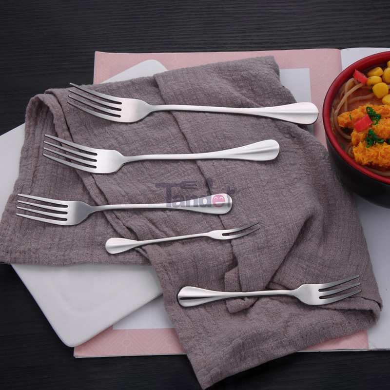 18PCS Spejl Polering Tableware Set Utensil Set, Knive, Fork, Spooner for Home and Restaurant