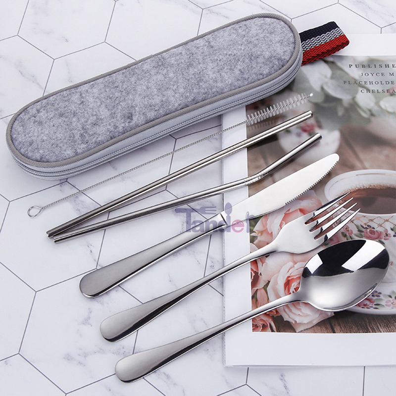 genanvendeligt bærbart bestik af metal rejse med halm