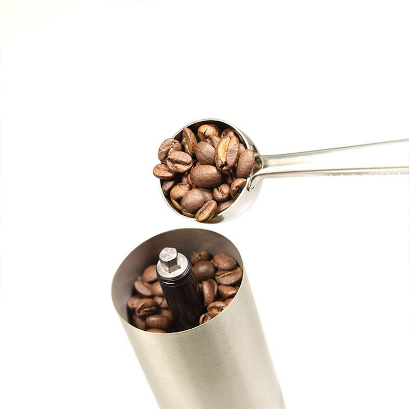 Rustfrit stål Trådløs manual Coffee Grinder Conical Burr Hand Coffee Bean Grinder med målelig Brush Spoon
