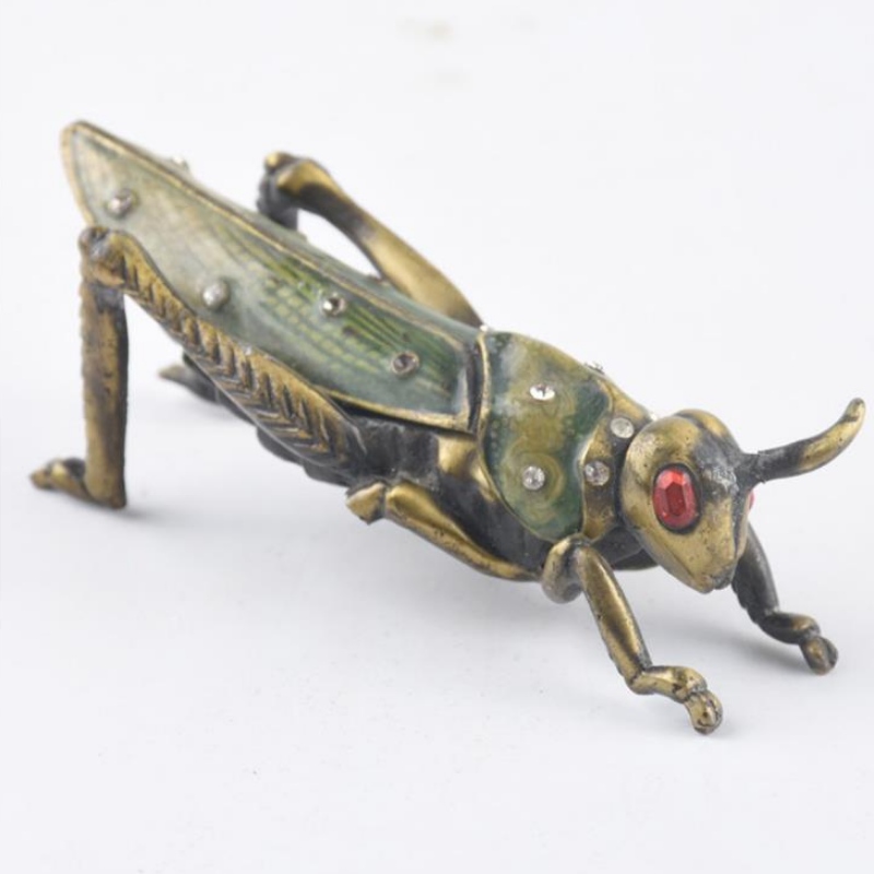 Yuanyuan fabrik specialiserer sig i fremstilling af lette og luksuriøse prydplanter, moderne nye kinesiske husholdningsartikler, dagligstuer og kunstgenstande