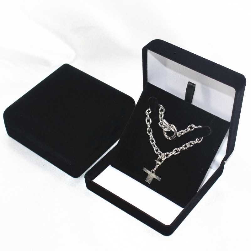 Vare D-33 fløjlsboks i rund form til medalje, mønt & badge, mm. 90 * 90 * 39 mm, vægt ca. 78g