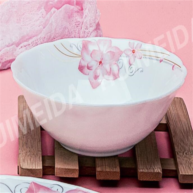 Bordservice med glasvarer af uigennemsigtig karakter