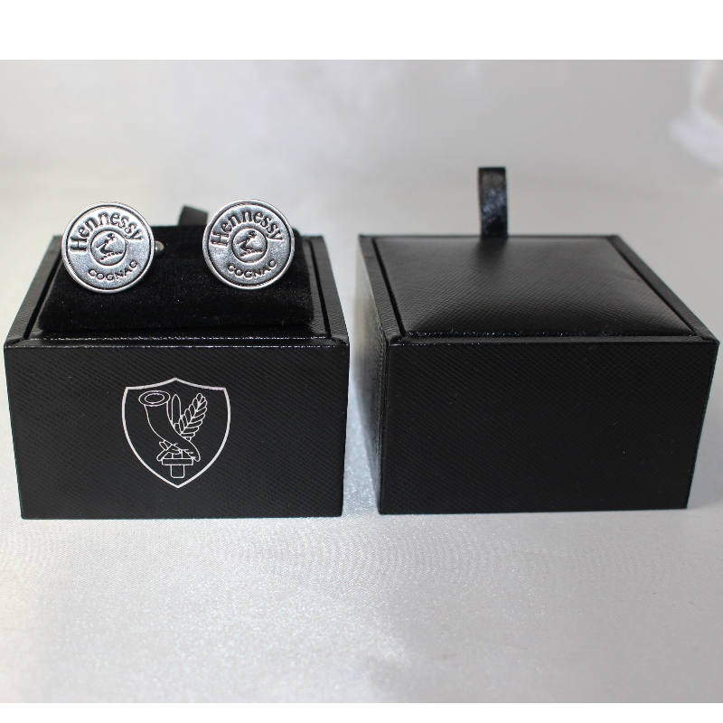 Vare V-20S firkantet PU læderboks til manchetknapper mm mm. 65 * 65 * 38, vægt ca. 62 g